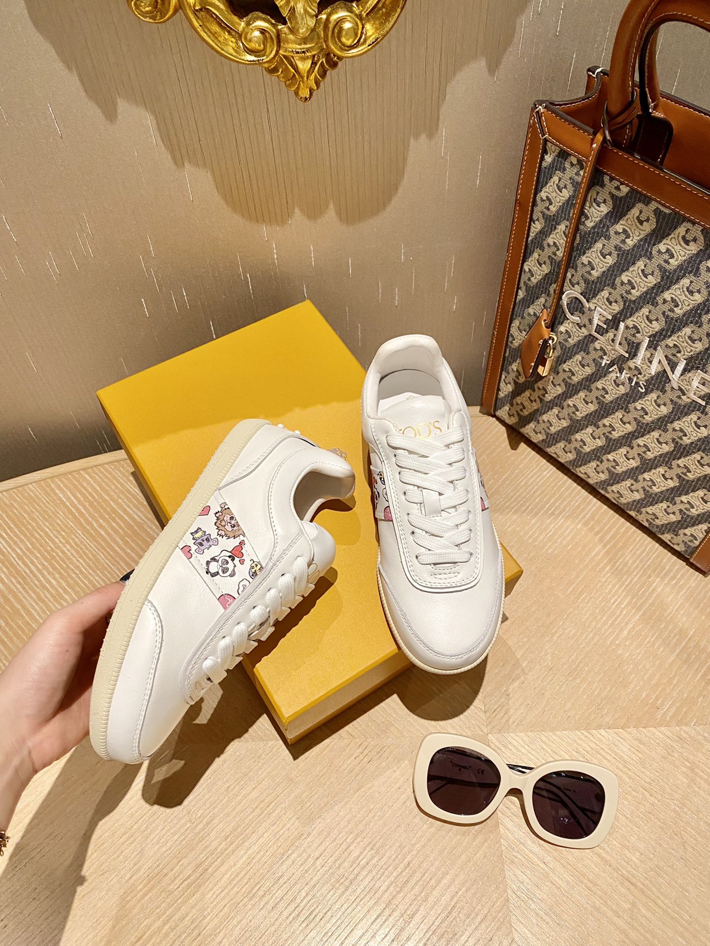 Кроссовки Tods - белые - с мультяшным рисунком - повседневная обувь