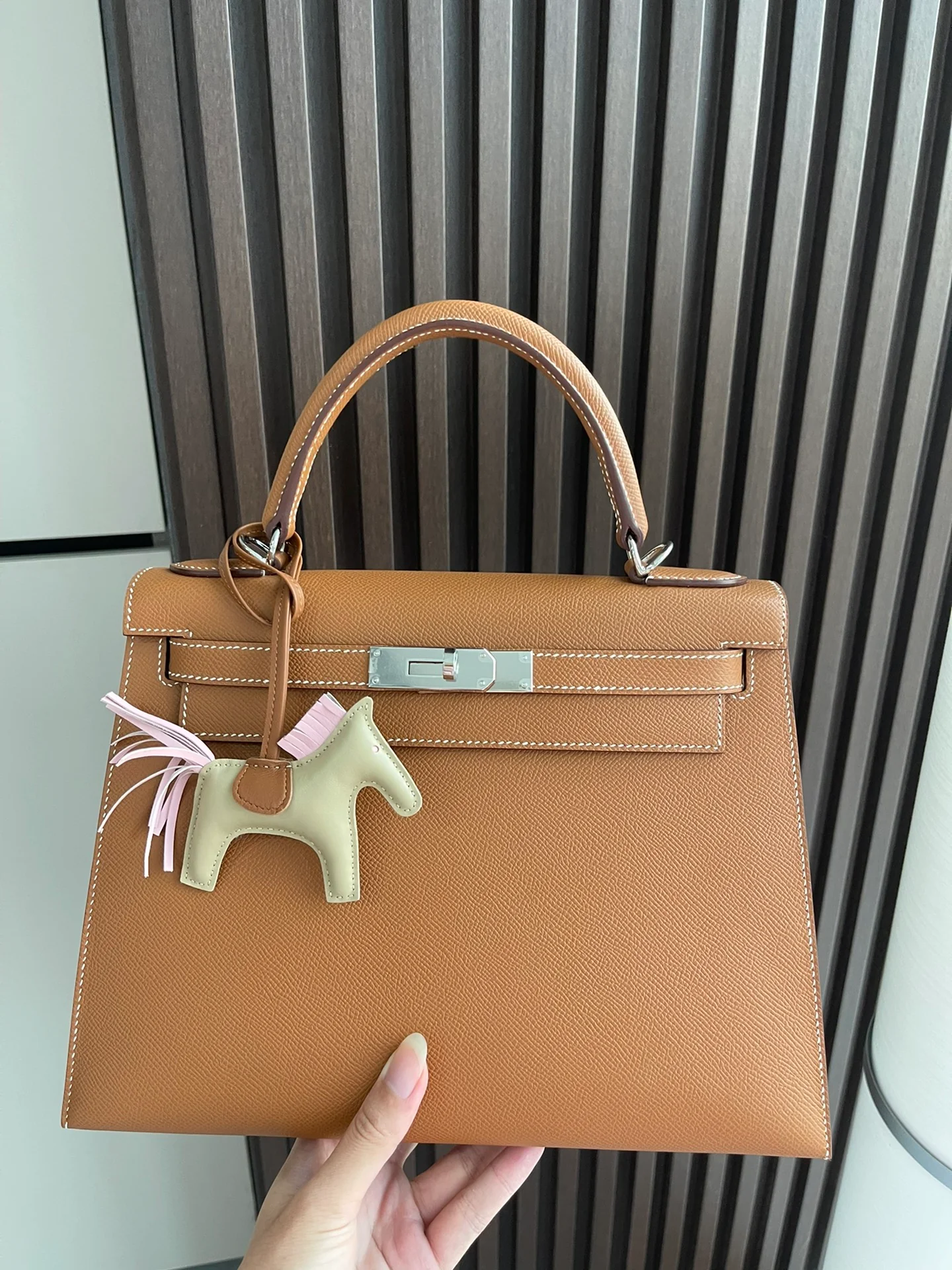 Hermes Kelly 28 Epsom Outer Seam Gold Brown Silver Buckle