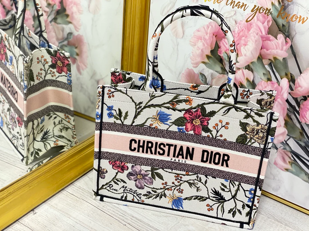Сумка-тоут Dior Book Tote, маленькая, 36,5 см, розовая.