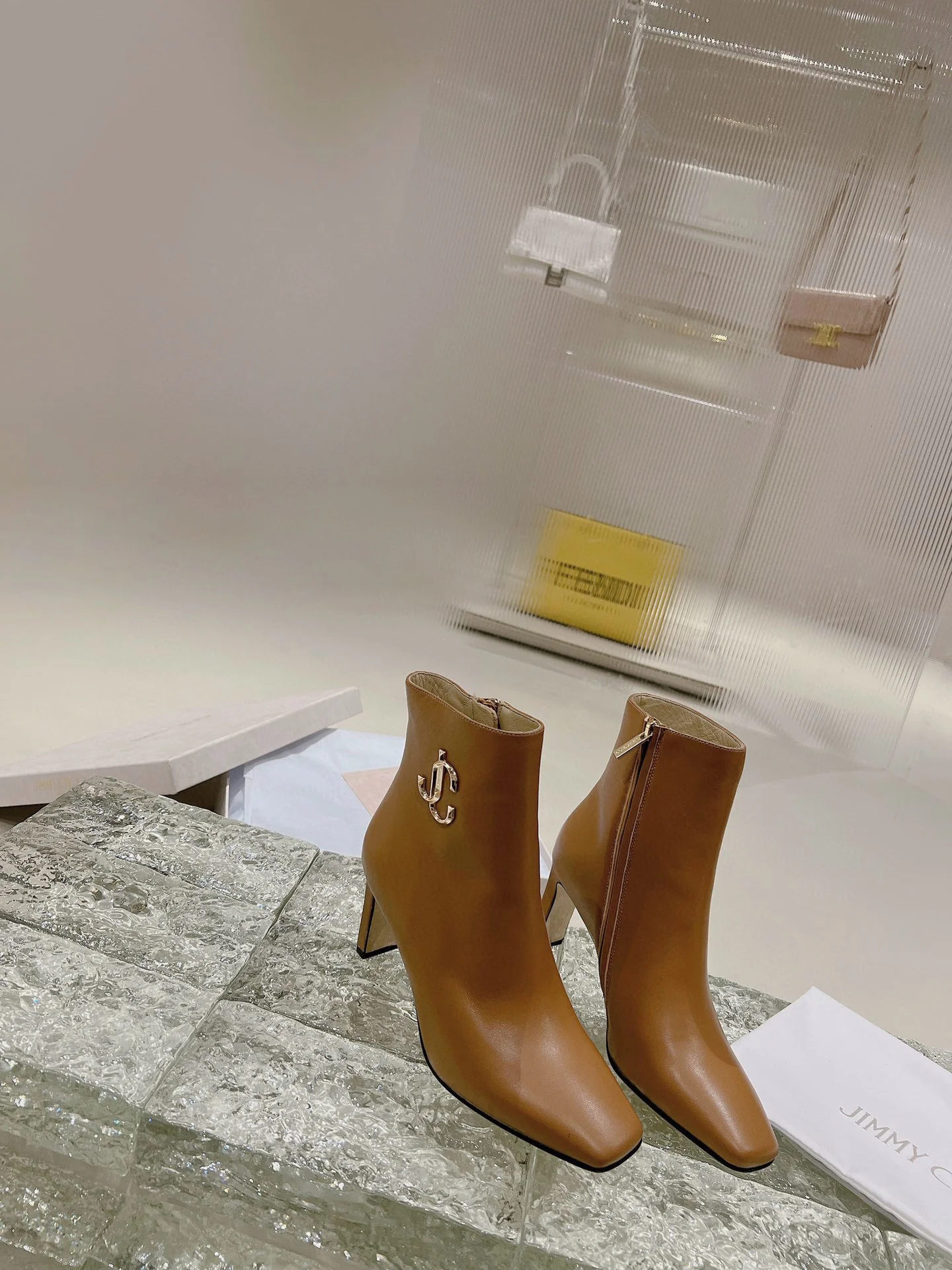 Ботильоны Jimmy JC Big Badge - 6-5 см