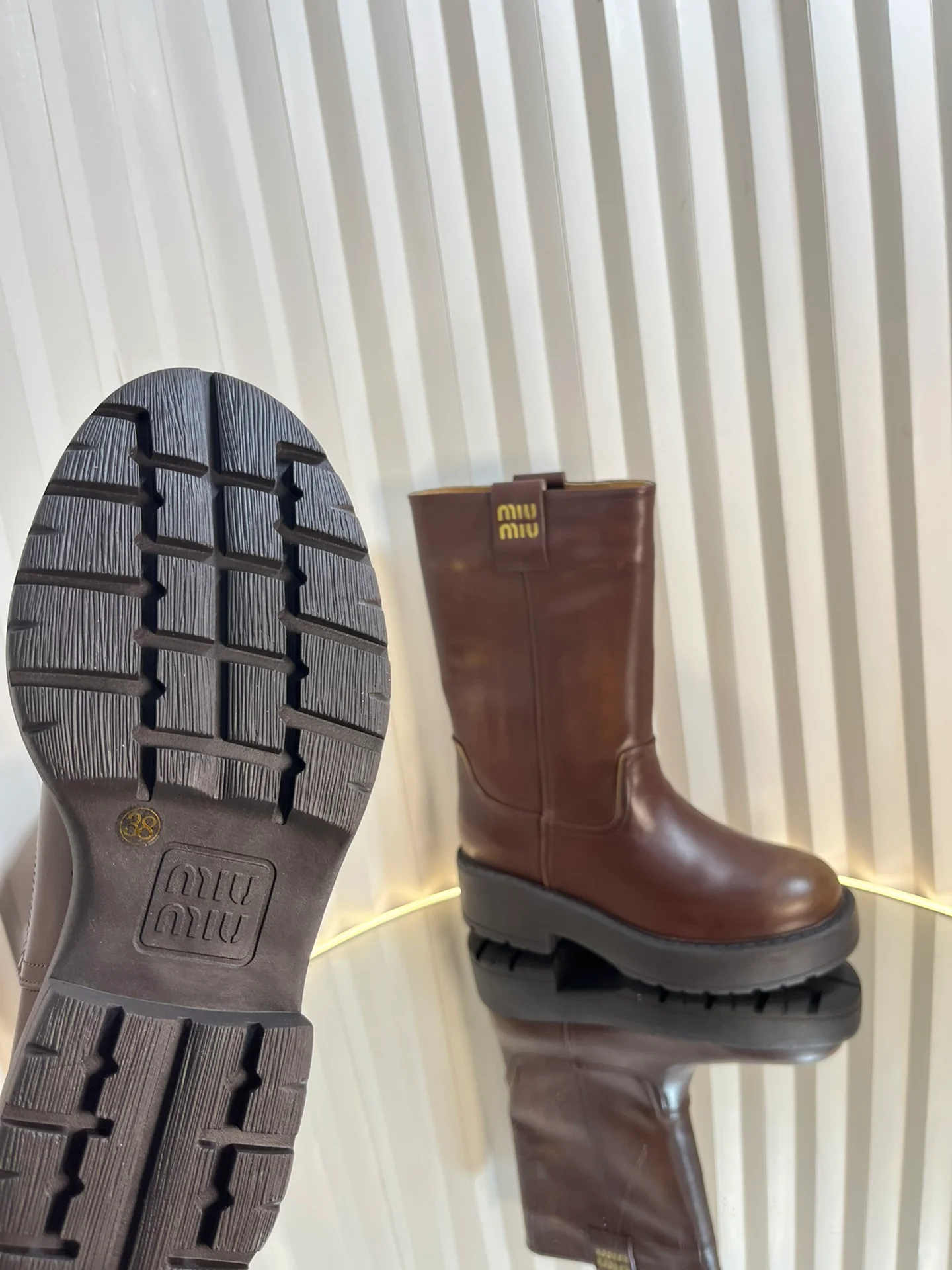 Длинные замшевые сапоги Miu Miu 2024 года - Кофейно-коричневый