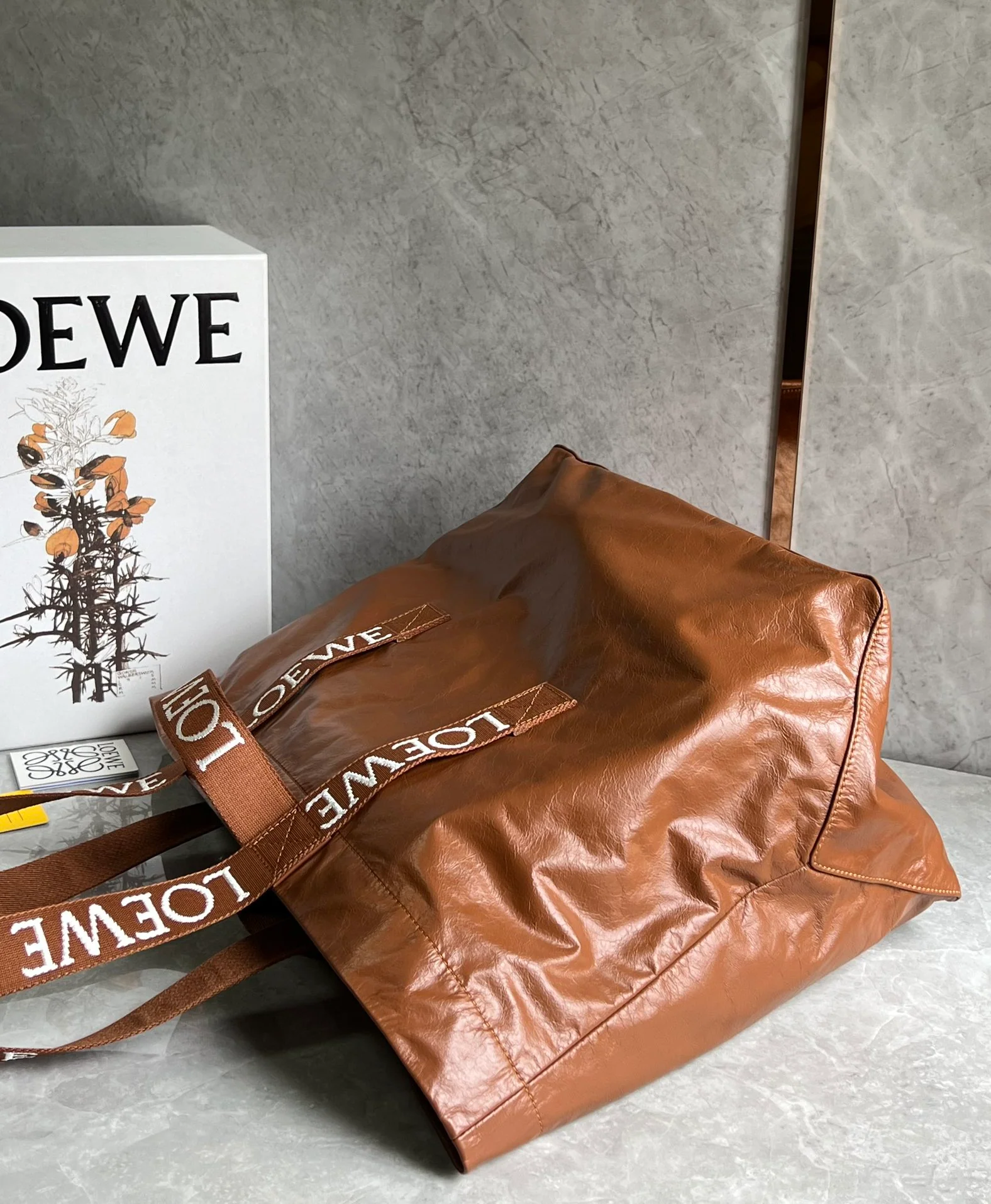 Сумка-шоппер Loewe Fold-Shopper Tote Bag - дубово-коричневый