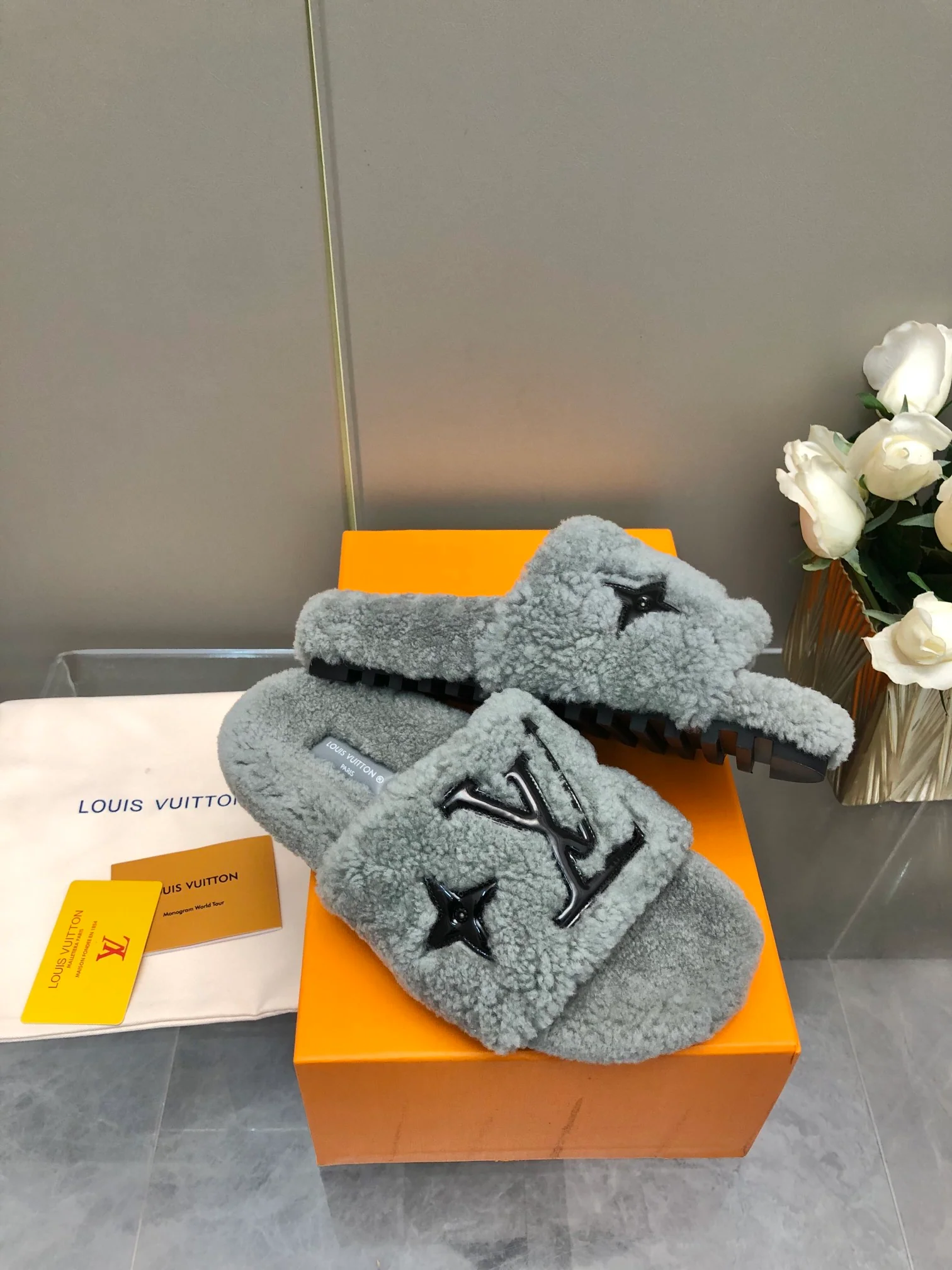 LV-2024 Шерстяные тапочки - Серые - 1
