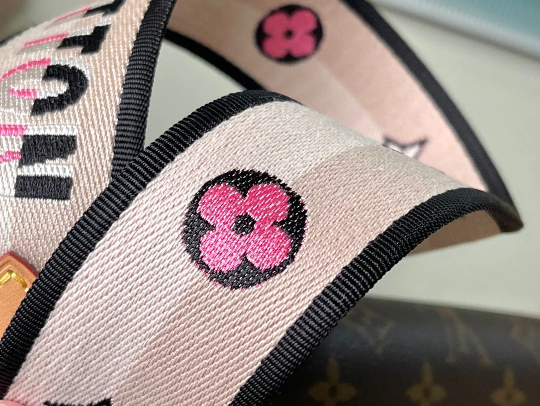 m45985-LV-diane Saddle Bag-Classic Monogram Canvas