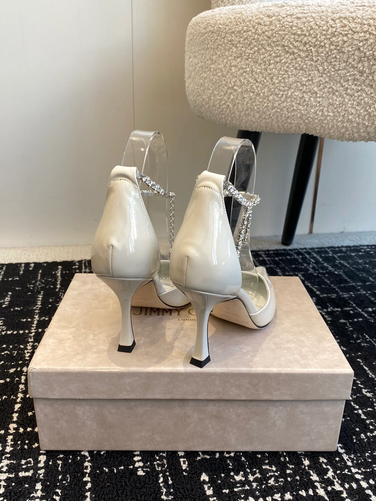 Туфли на высоком каблуке Jimmy 2024 - белые