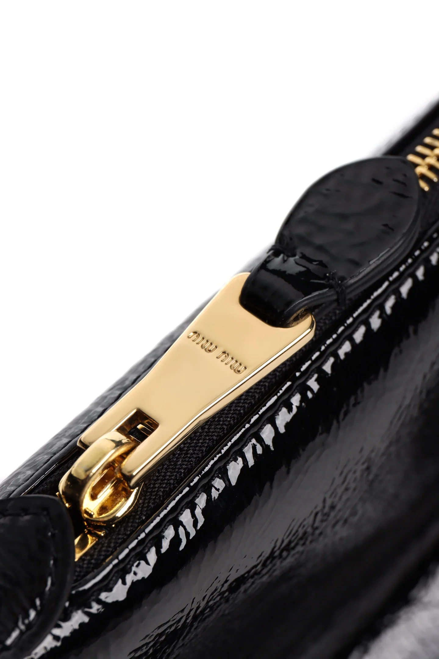 Косметичка/сумка для обеда из лакированной кожи Miu Miu