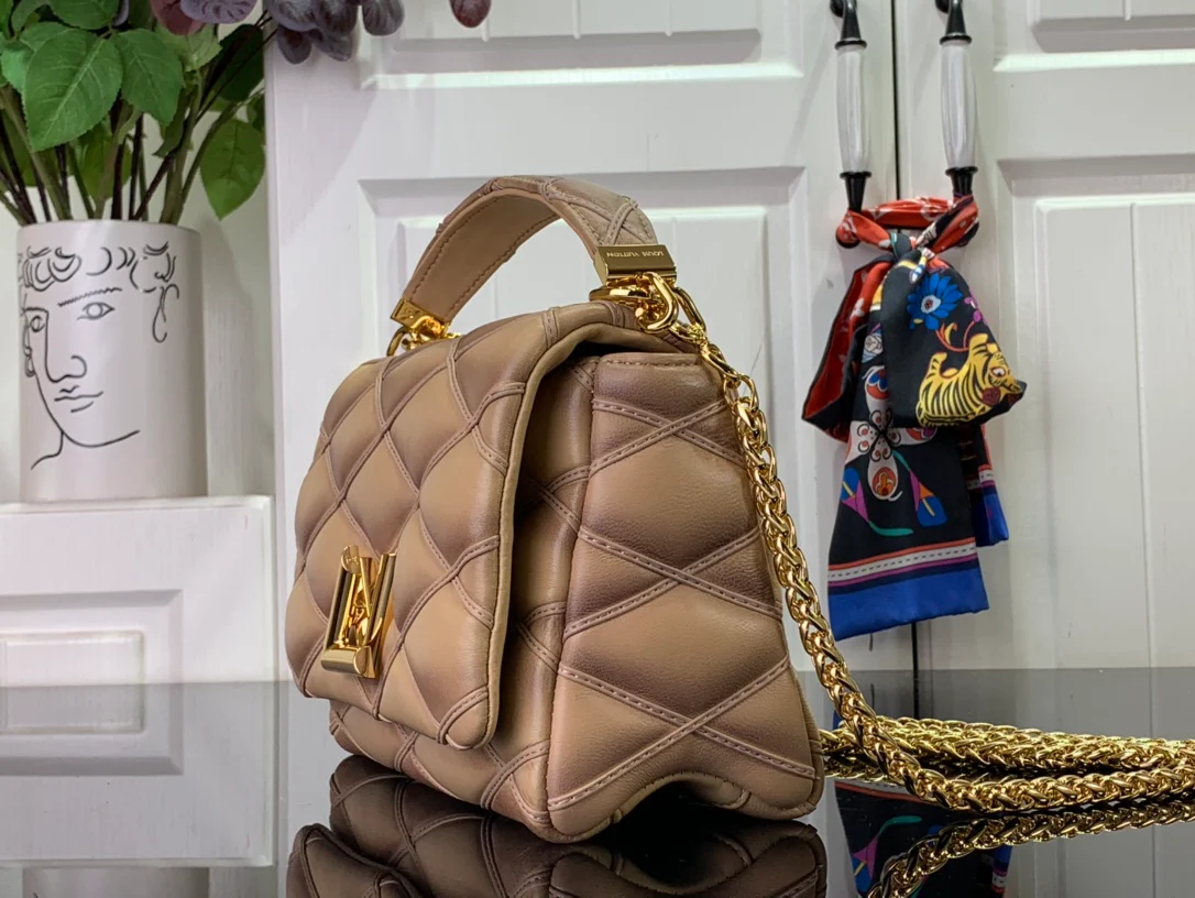 m25107-LV-Кварцевая сумка с тисненым узором и цепочкой, средне-коричневый