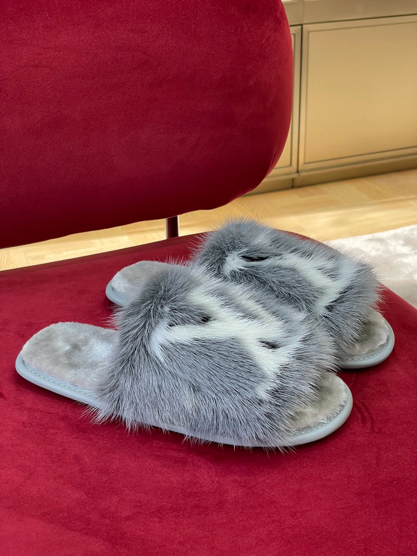 LV - Меховые тапочки из норки - Серые