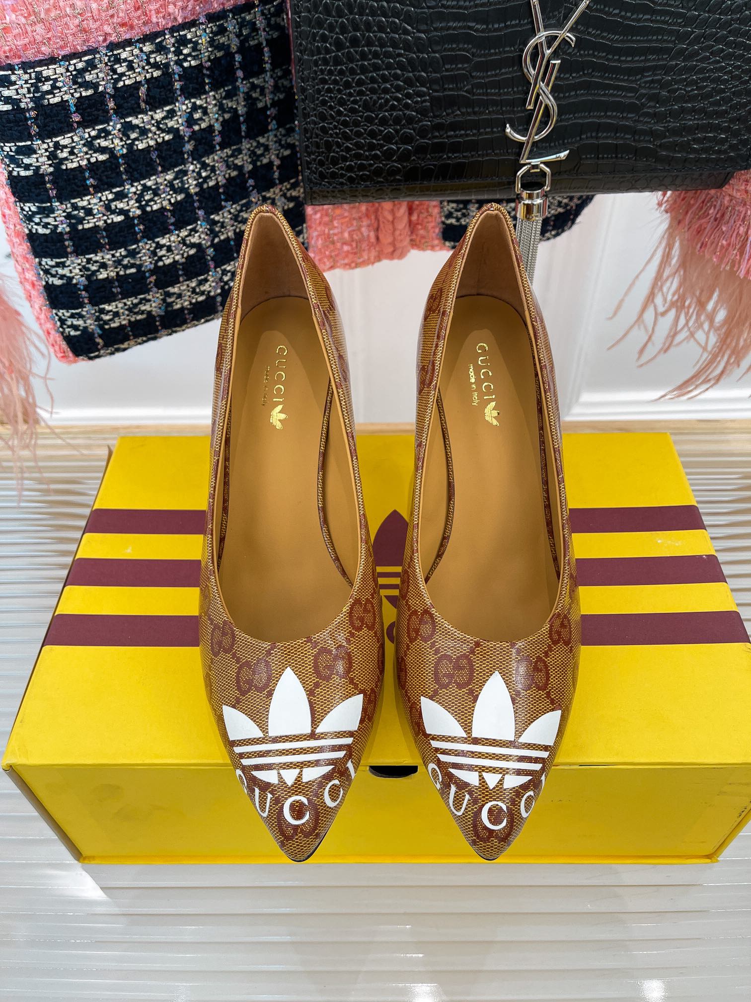Новые поступления Gucci сезона начало осени 2022 — Туфли на высоком каблуке — Коллаборация — 1