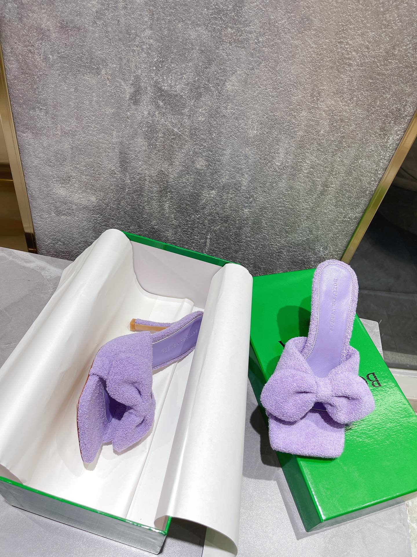 BV - Туфли на каблуках в форме бабочки