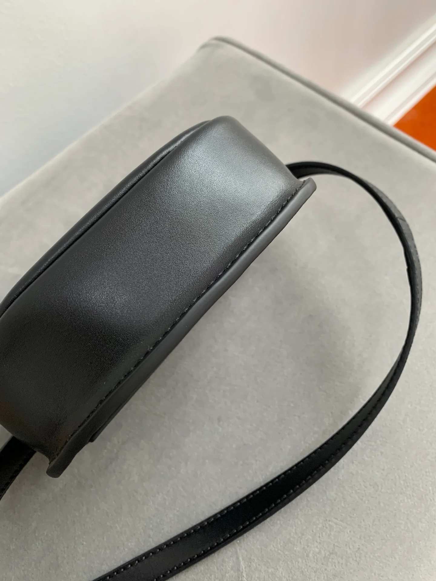 Летняя коллекция YSL 2020 - Сумка-седло Kaia - Черная - 15 см