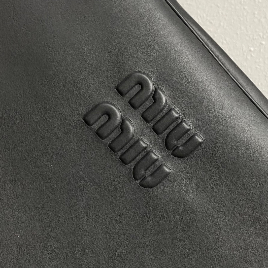 Сумки и портфели Miu Miu-beau