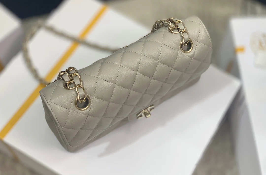 Сумка Chanel Sesame Pattern CF — голубино-серый с золотой фурнитурой — 23 см