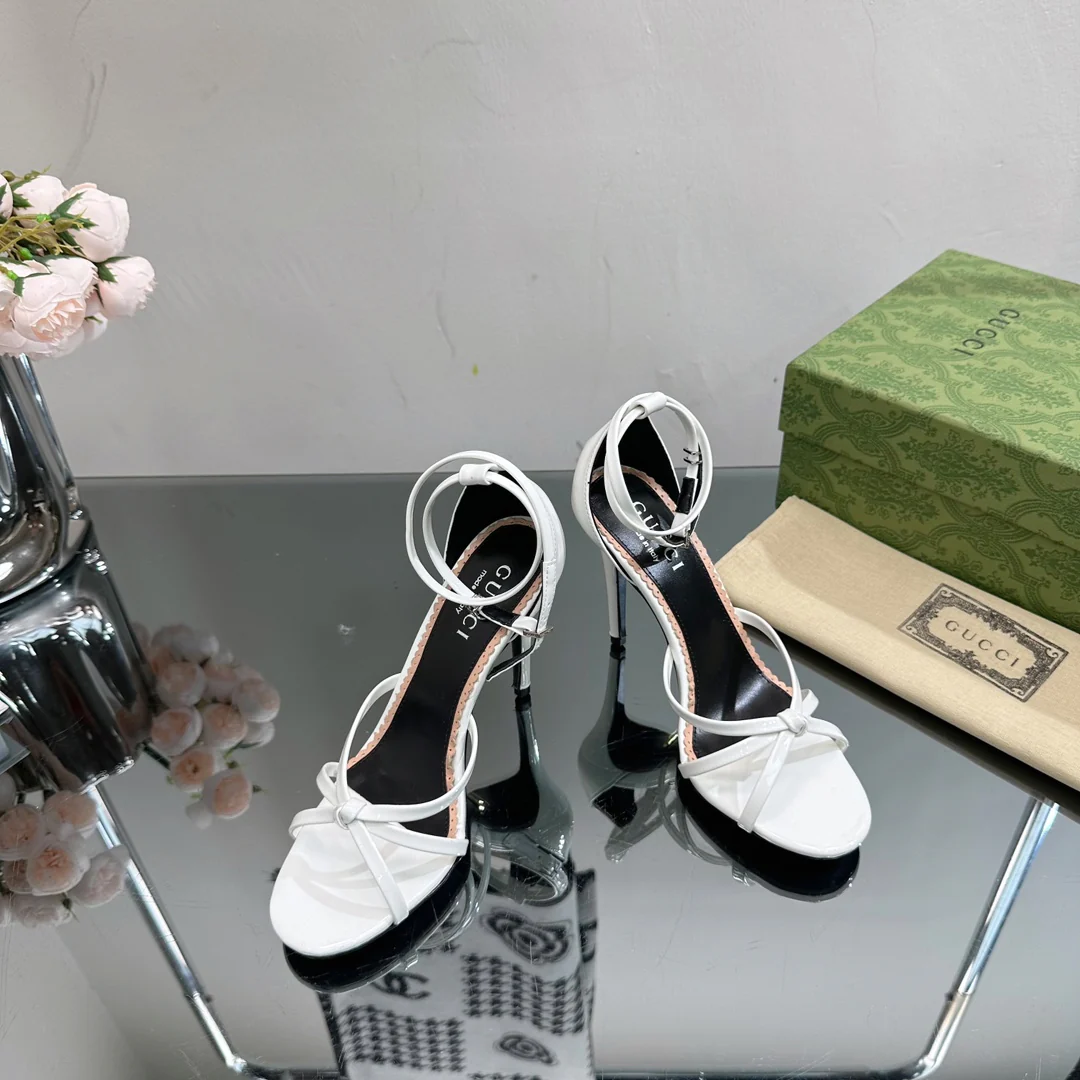 Новинка весны 2023 года от Gucci - Босоножки на шпильке - Белые