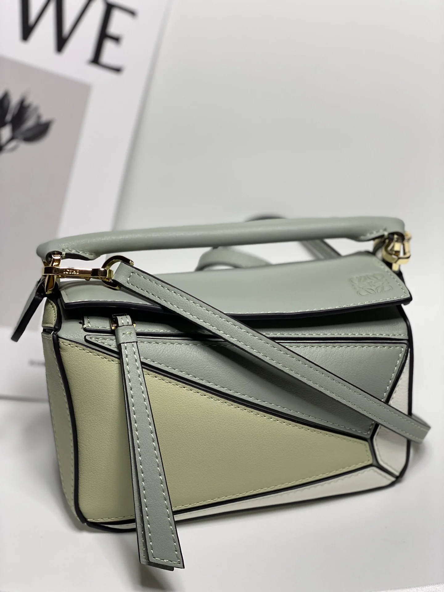 Мини-сумка Loewe Puzzle Bag из телячьей кожи - 28