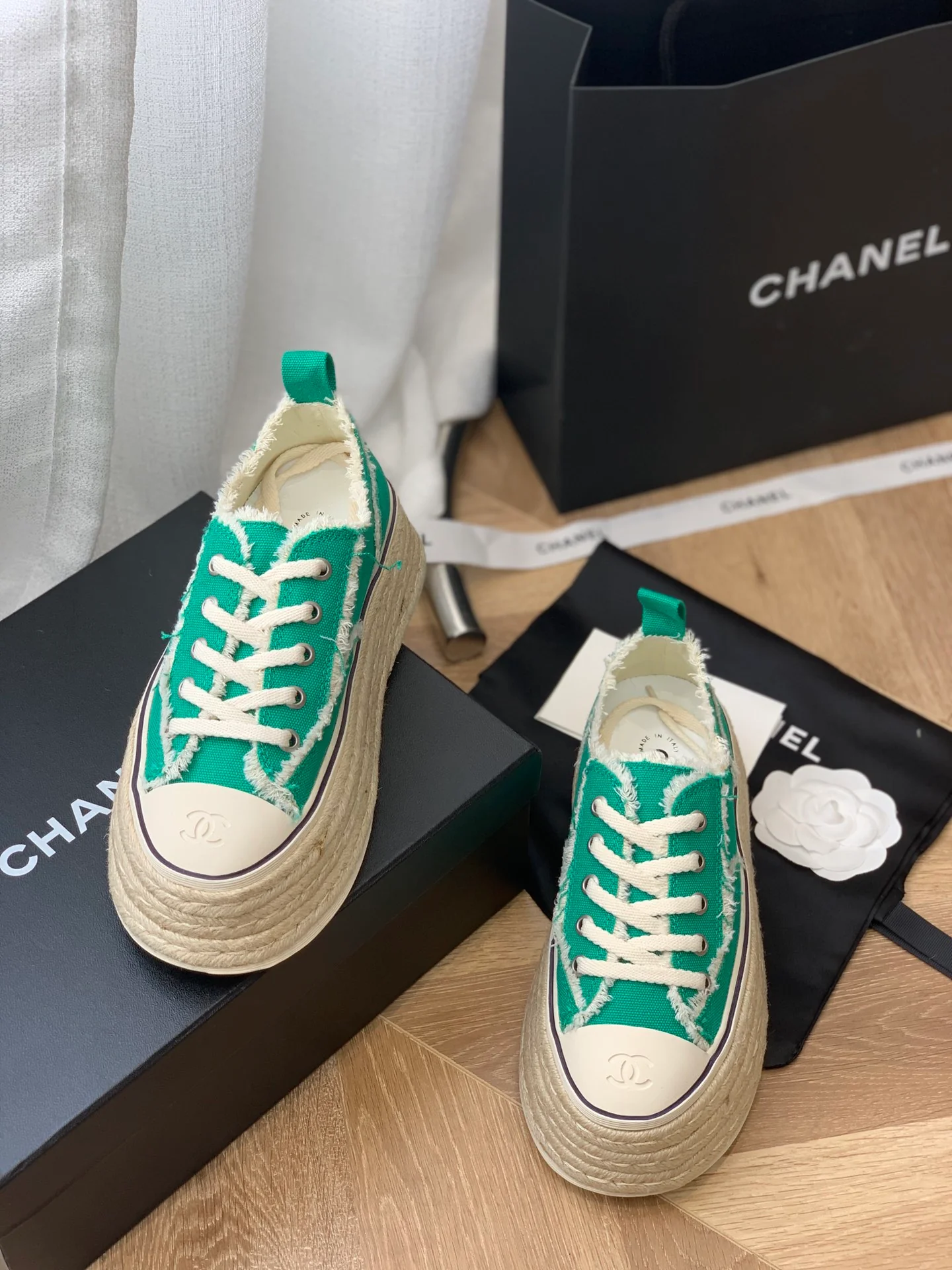 Кедовые туфли на платформе Chanel - повседневная обувь - зеленые