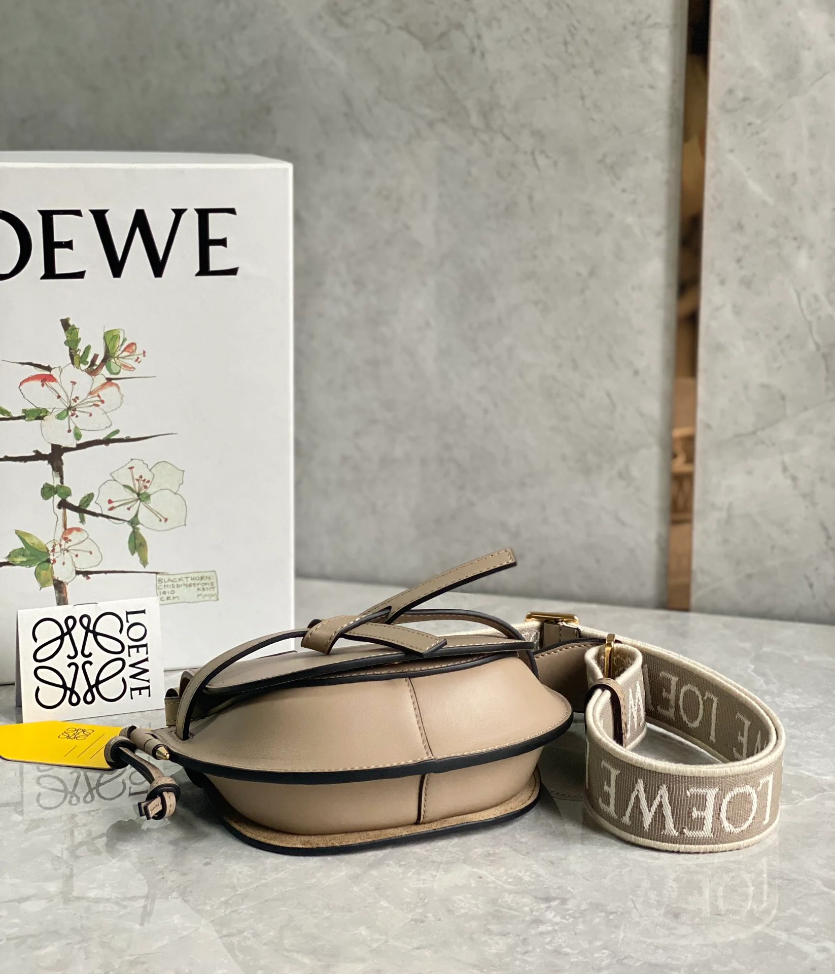 Loewe-gate-dual-apricot-mini
