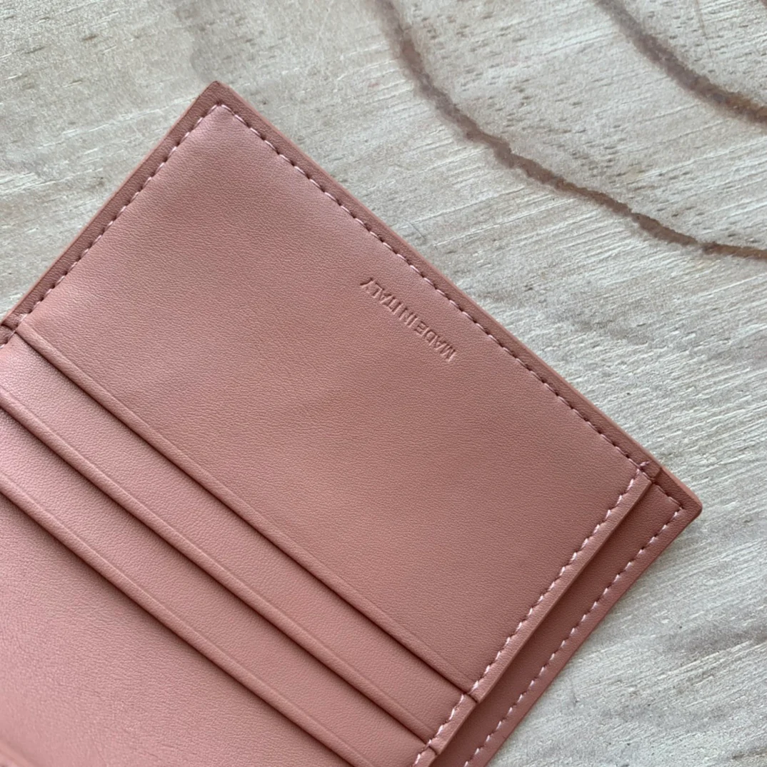 Celine TRIOMPHE 小号亮泽羊皮翻盖钱包-玫瑰粉-银扣