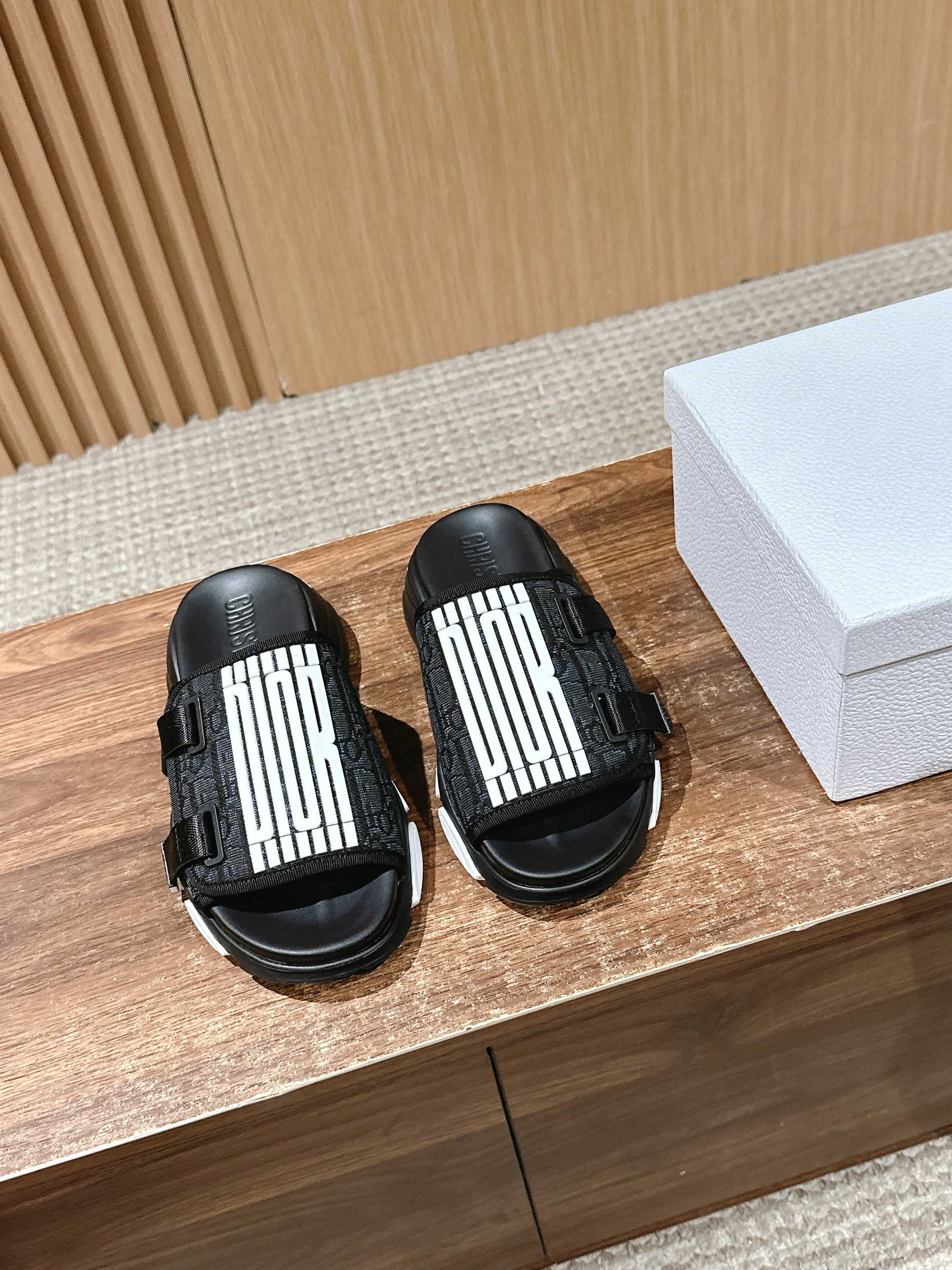 Пляжные сандалии на платформе Dior - Monogram Black