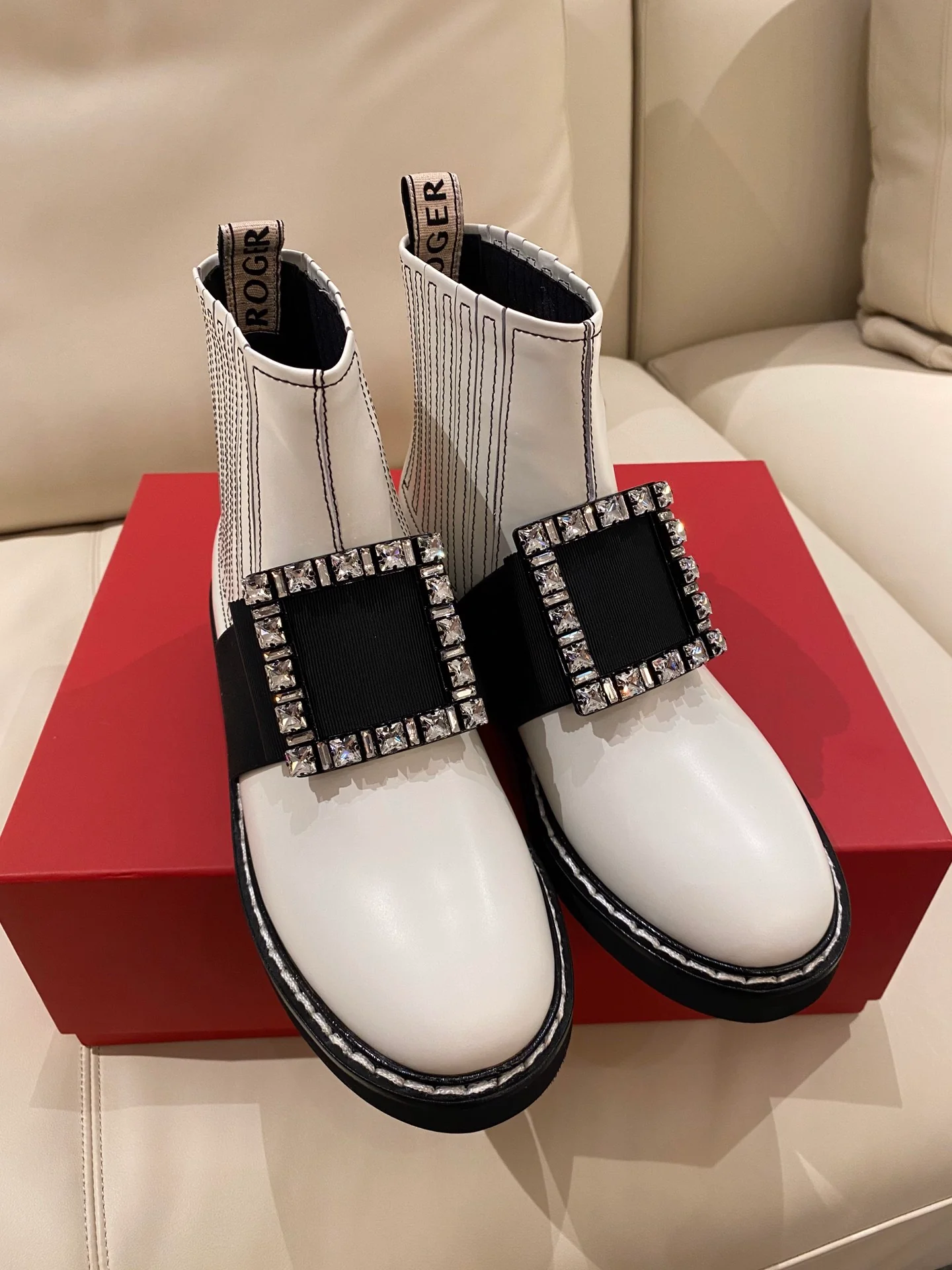 Ботильоны из кожи с квадратной пряжкой из коллекции RV осень/зима 2021