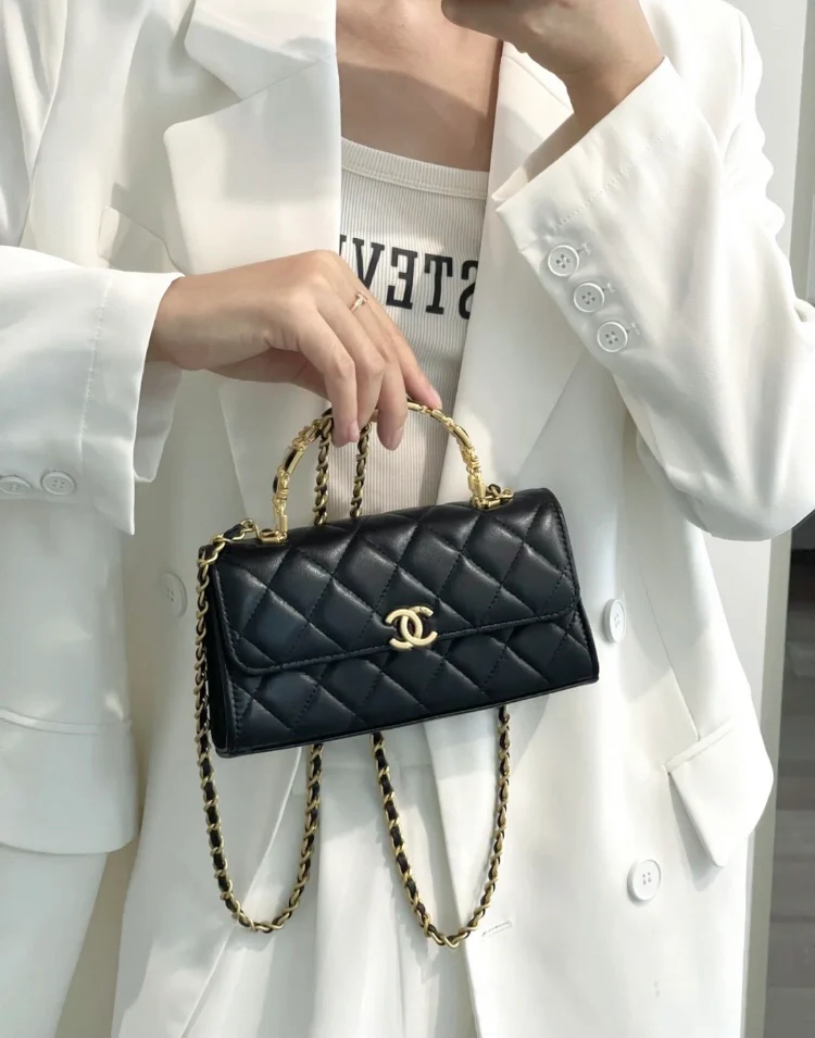 Сумка Chanel 2022 с эмалированными ручками - Черная - Большая