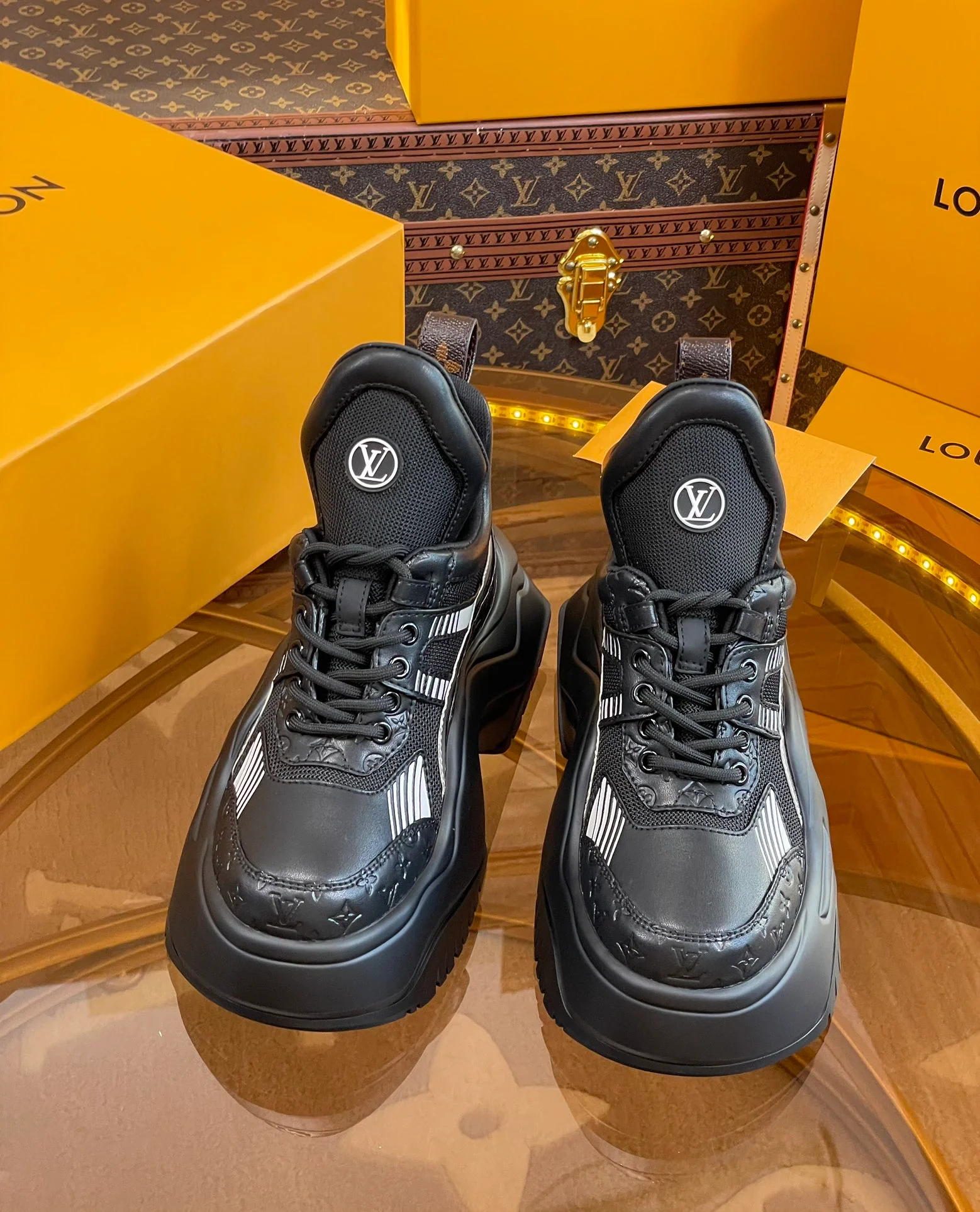 Новинка LV 2023 — Спортивные массивные кроссовки — Archlight 2-0 — Черные