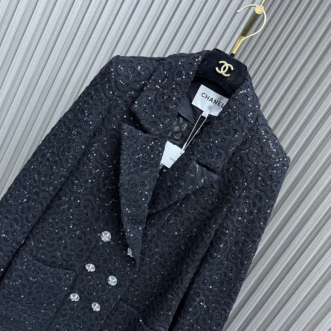 Chanel - Новинка 2403-24: Куртка, расшитая пайетками, черная
