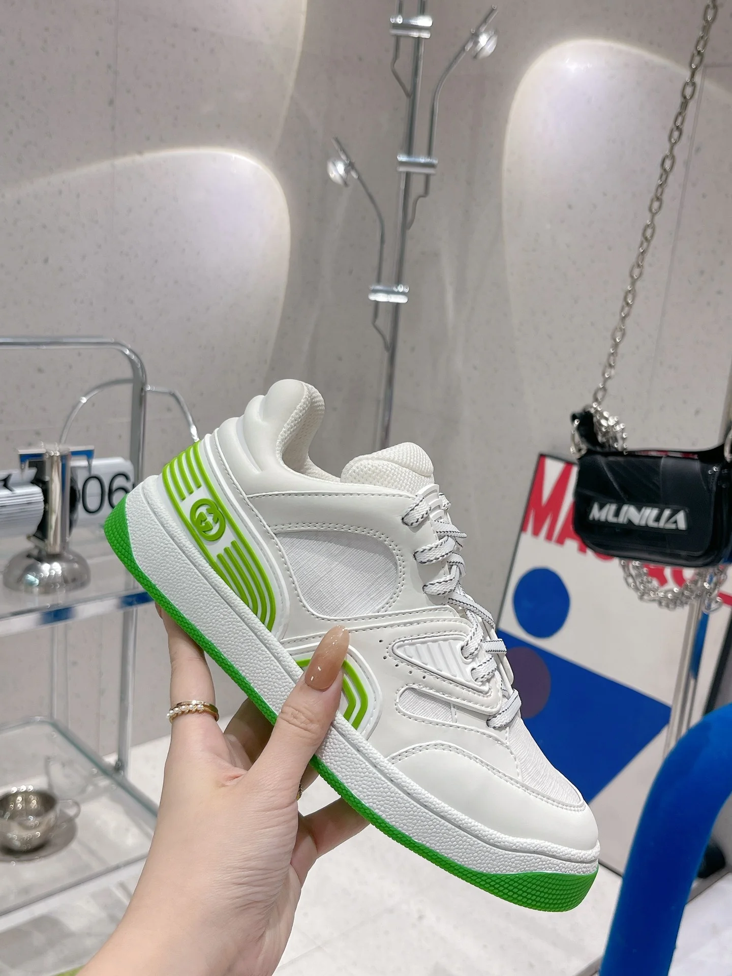 Gucci - Белые кроссовки - Кроссовки - Повседневная обувь - 16