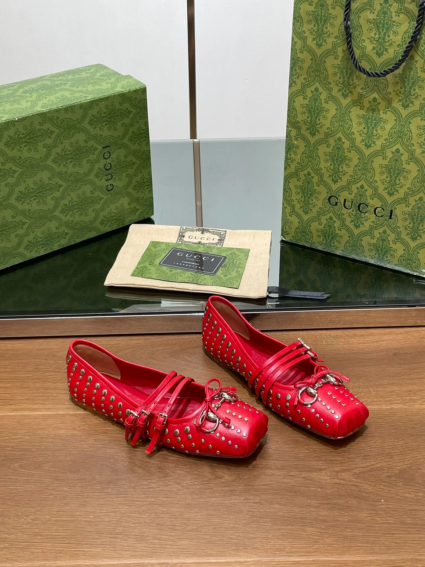 Туфли Gucci 2024 Studded Barre Shoes - красные