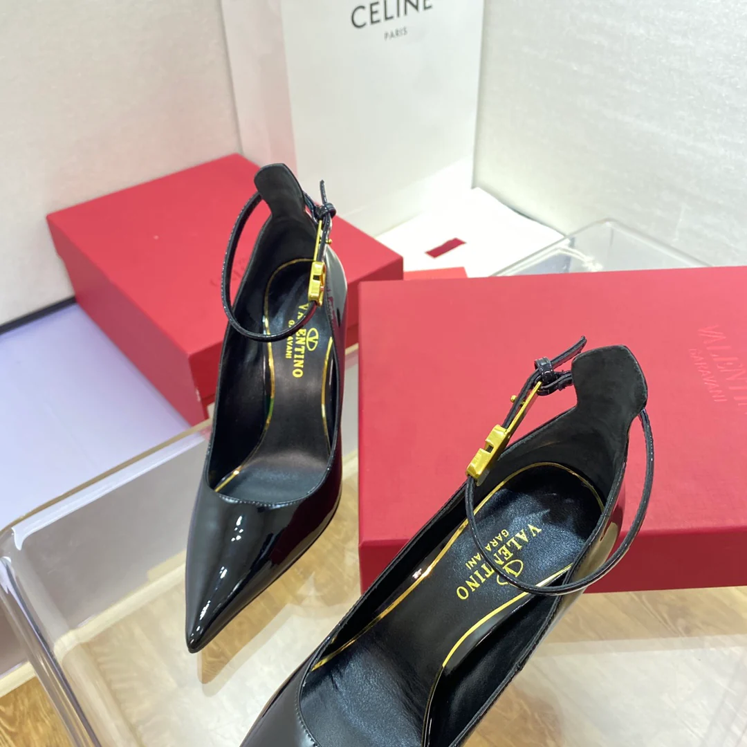 Туфли-лодочки Valentino с острым носком на шпильке - черные - 9 см