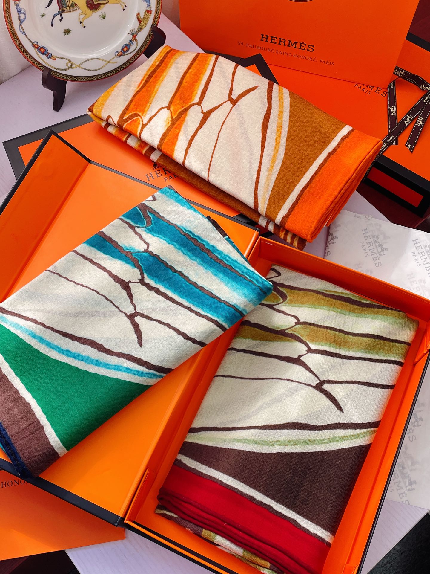 Шаль Hermes Pegasus - 140 см - 70% кашемир - 30% шелк