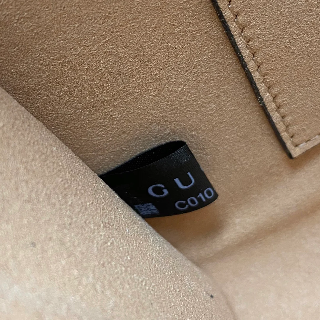 Замок Gucci - тёплый жёлтый