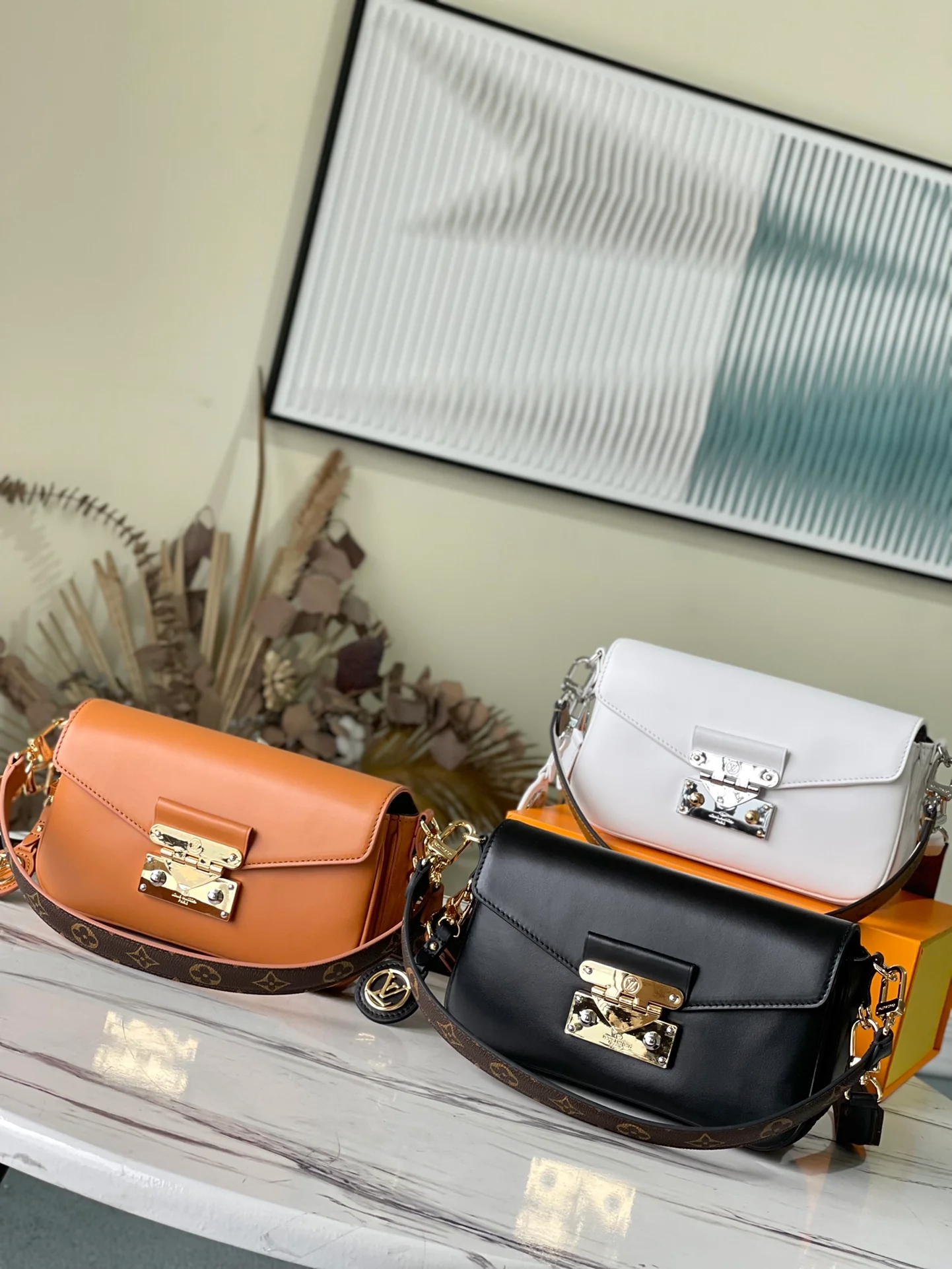 m20393-m20395-m20396-LV-2022-Показ мод весна/лето-Swing-Сумки-Изображение коллекции