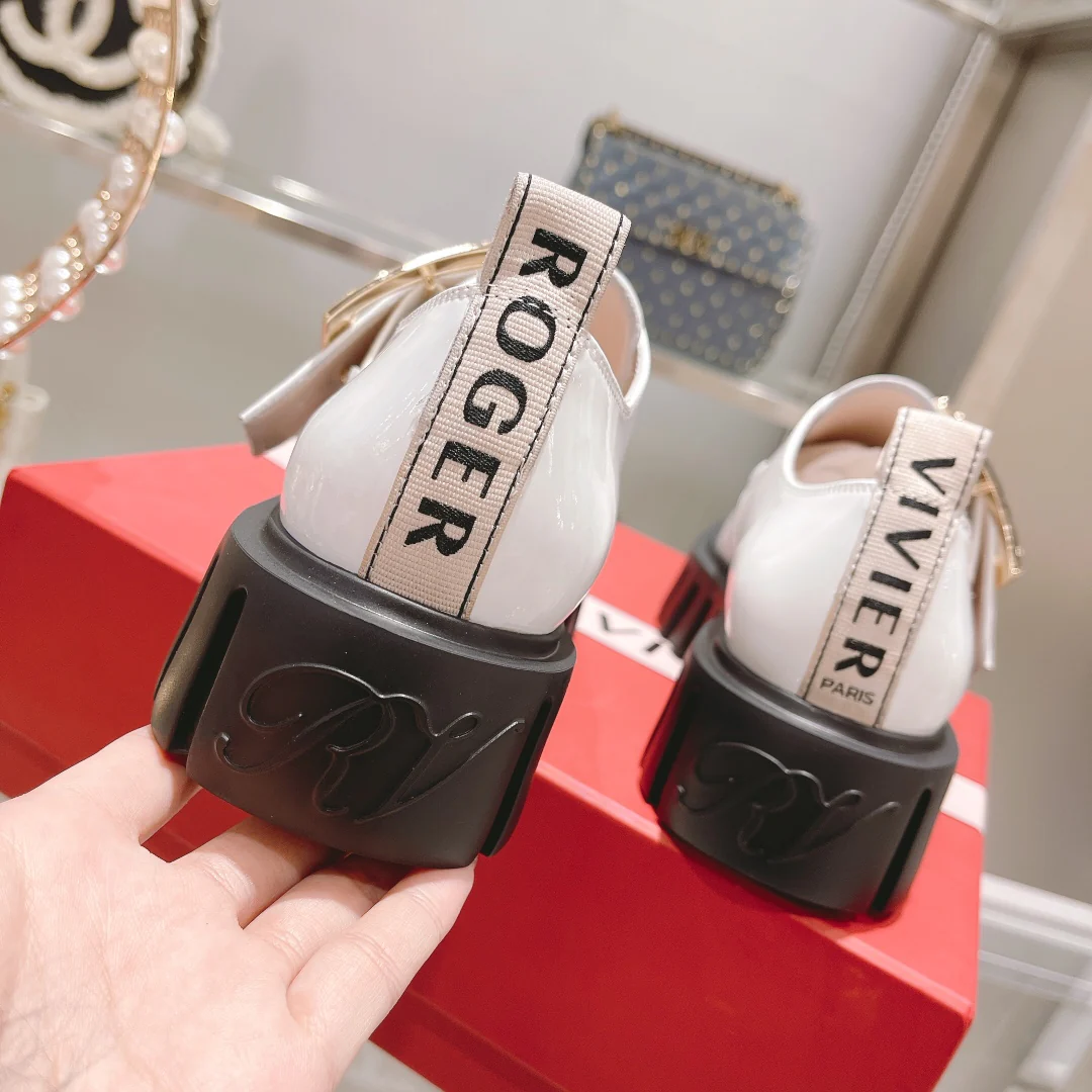 Лоферы RV-Square с квадратной пряжкой, лакированная кожа, белые с черной подошвой, 1 шт.