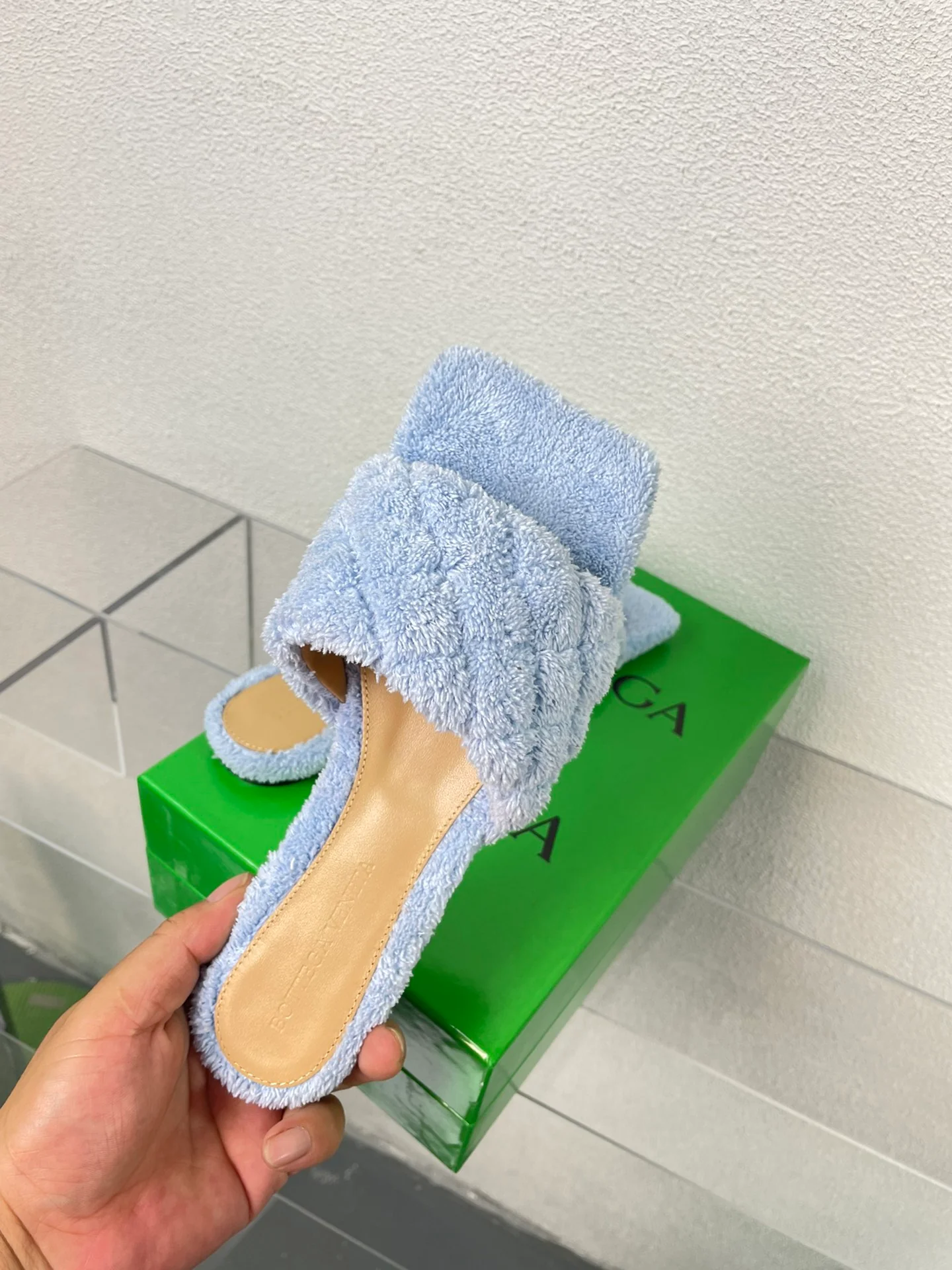 Новинка 2023 года от BV - Серия плюшевых тапочек - Светло-голубые