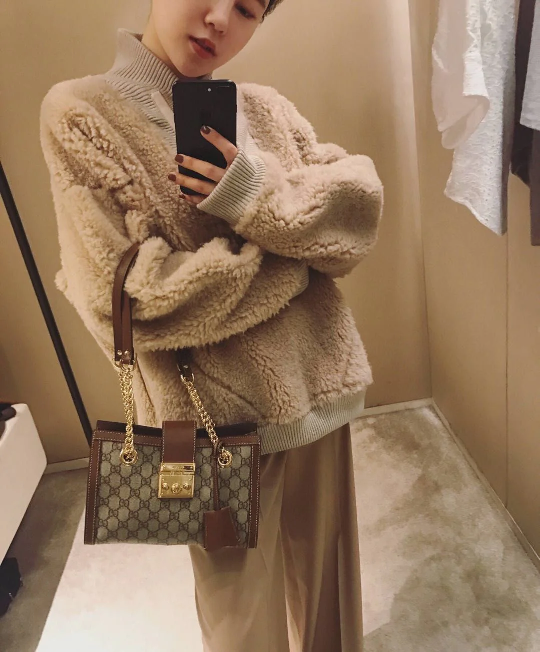 Маленькая сумка для покупок с замком Gucci