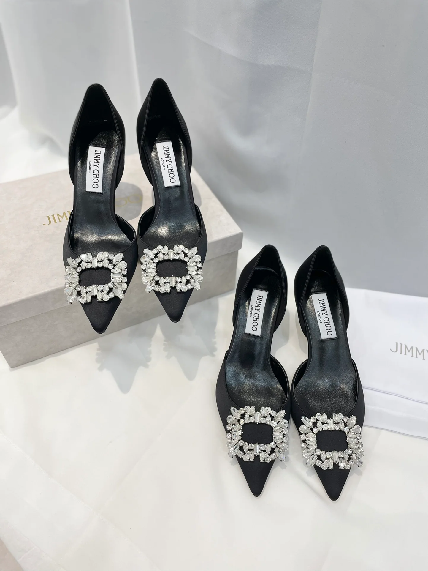 Серия Jimmy Goddess - Туфли на высоком каблуке с бриллиантовой пряжкой - Черные - 1