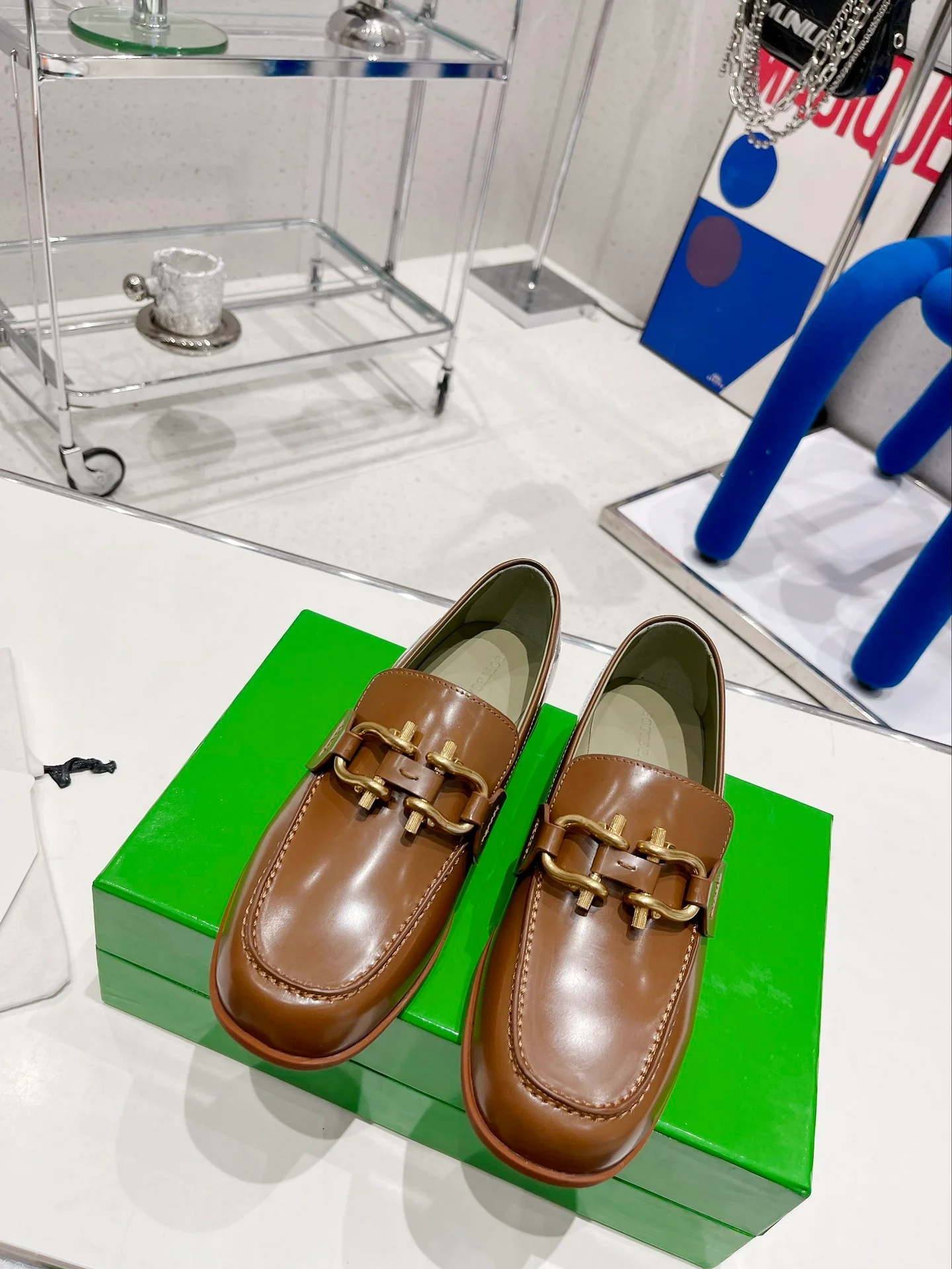 BV - Лоферы с пряжкой в ??виде подковы - Верблюжий