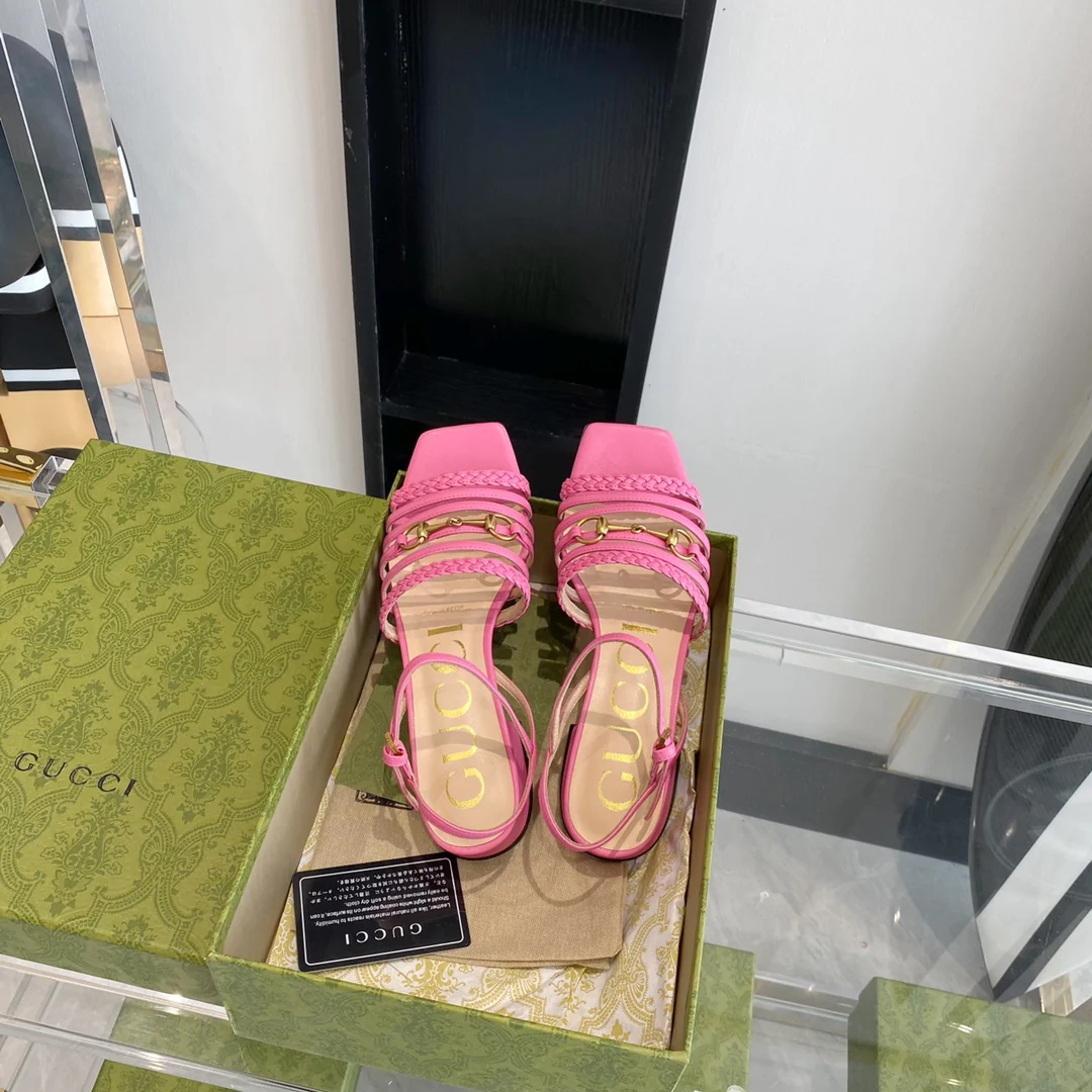 Босоножки Gucci на низком каблуке