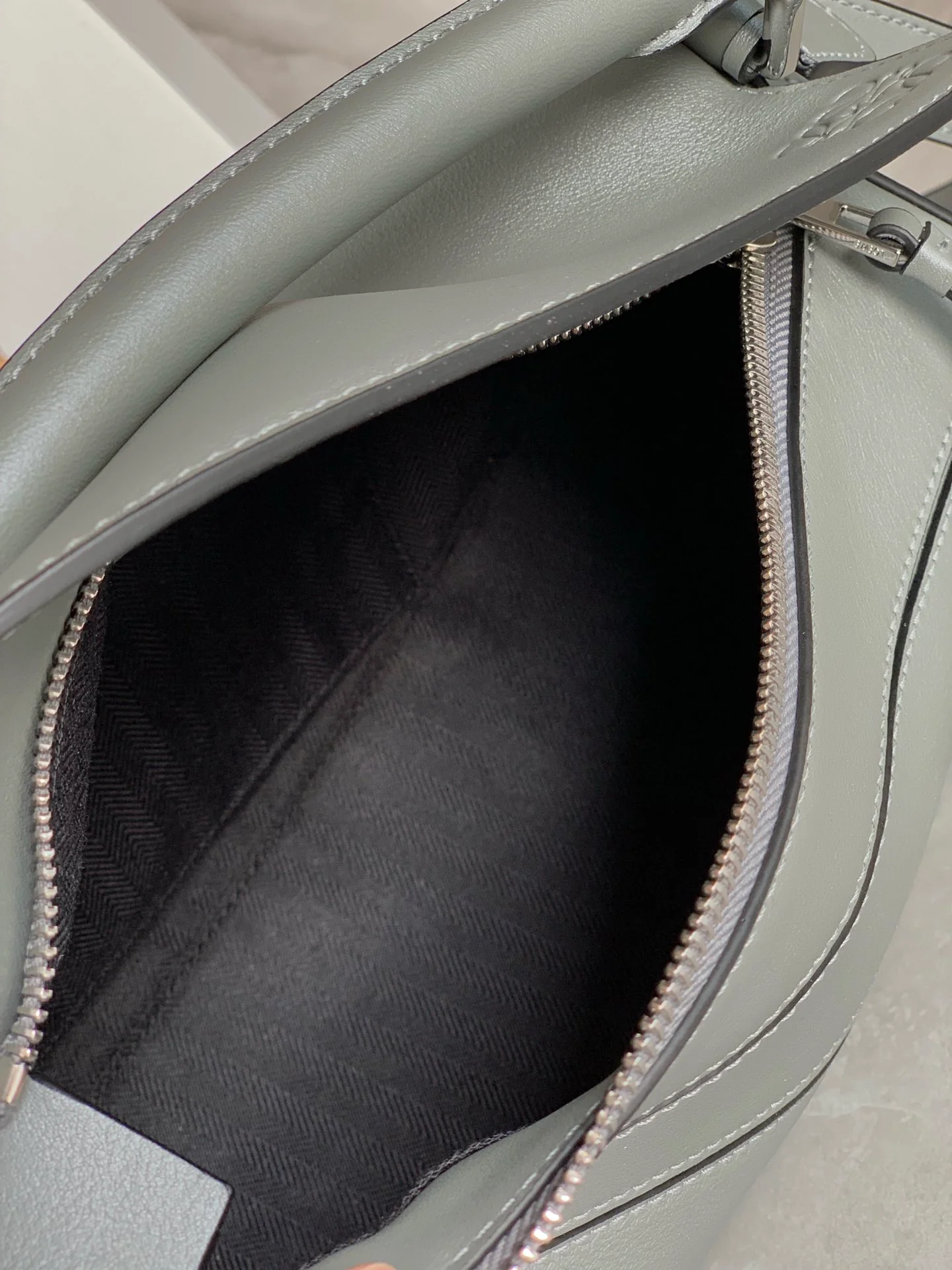 Сумка-головоломка Loewe из телячьей кожи