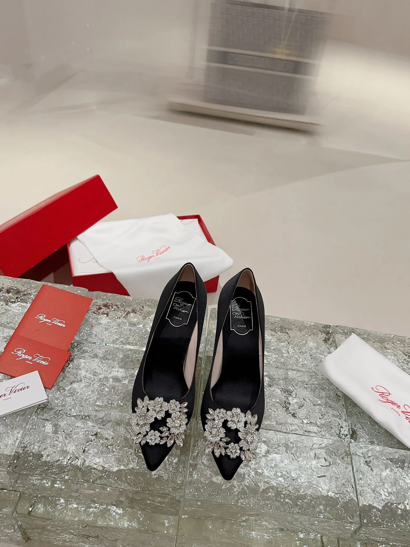 Туфли с квадратным носком и пряжкой - 2024 - На высоком каблуке - Черные