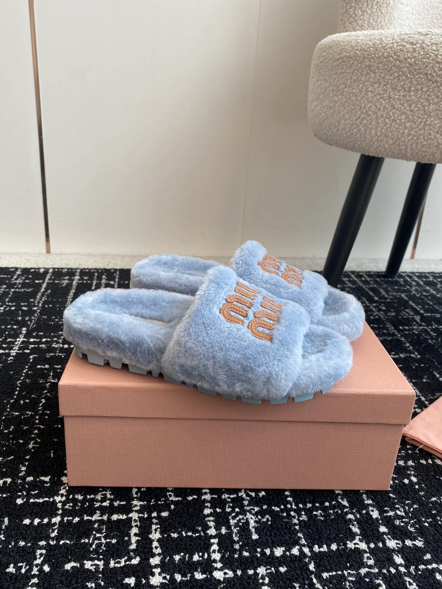 Шерстяные тапочки Miu Miu 2024 - синие