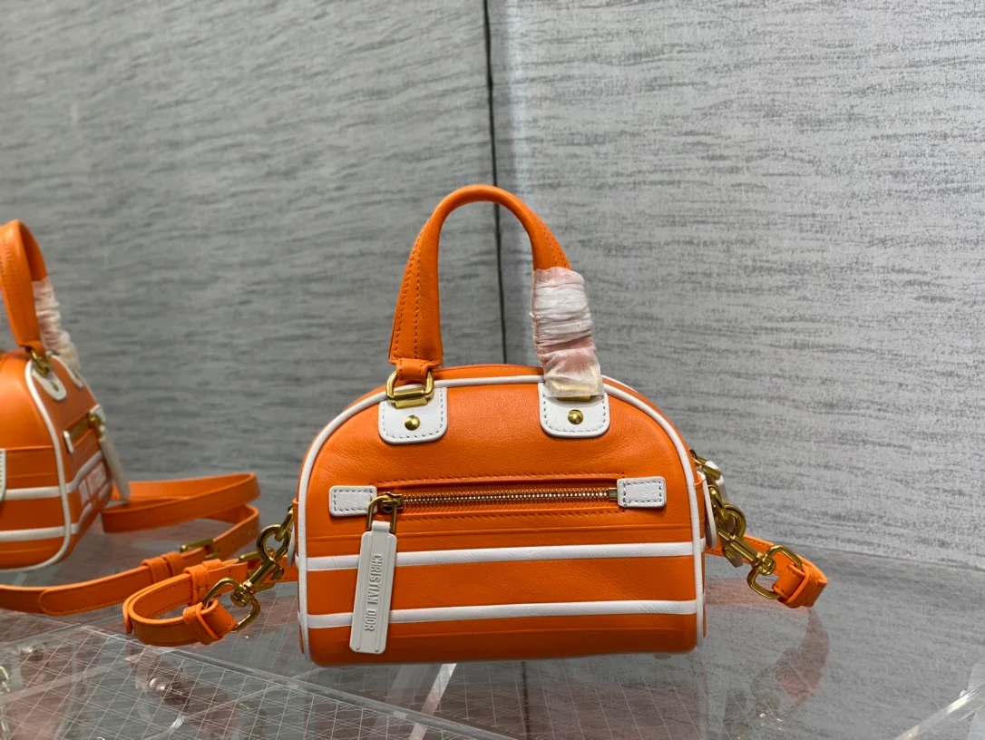 Сумка-боулинг Dior из коллекции весна/лето 2022 Vibe, маленький размер 6.