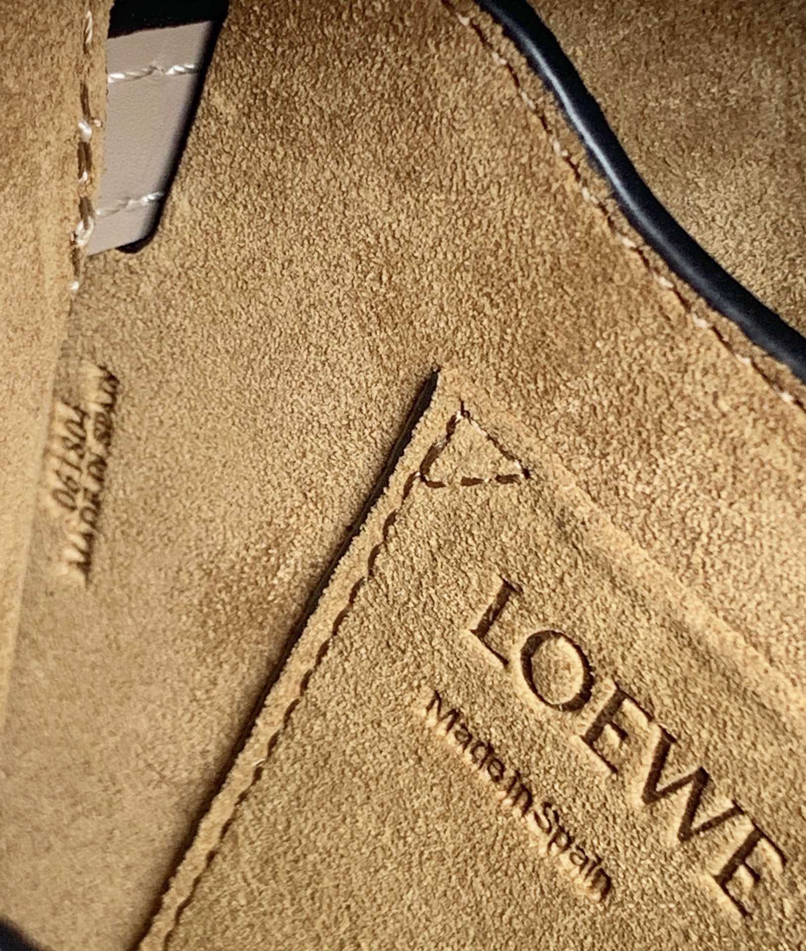 Loewe-gate-small-20x19x11-5-cm-10