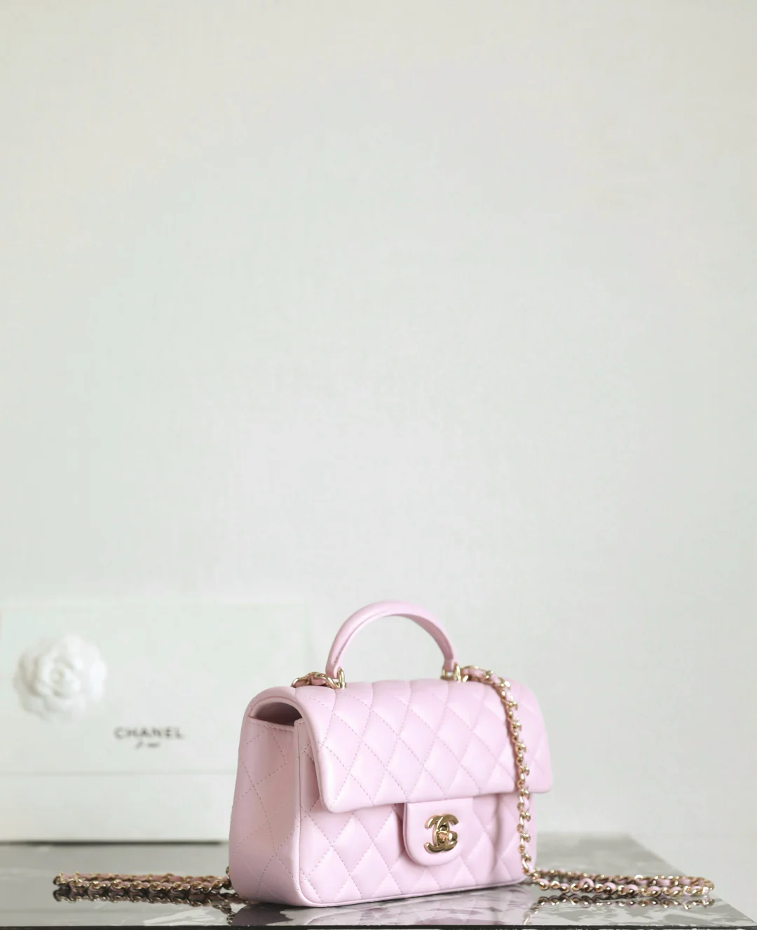 Chanel - Большая сумка - Светло-розовая - Светло-золотистая пряжка