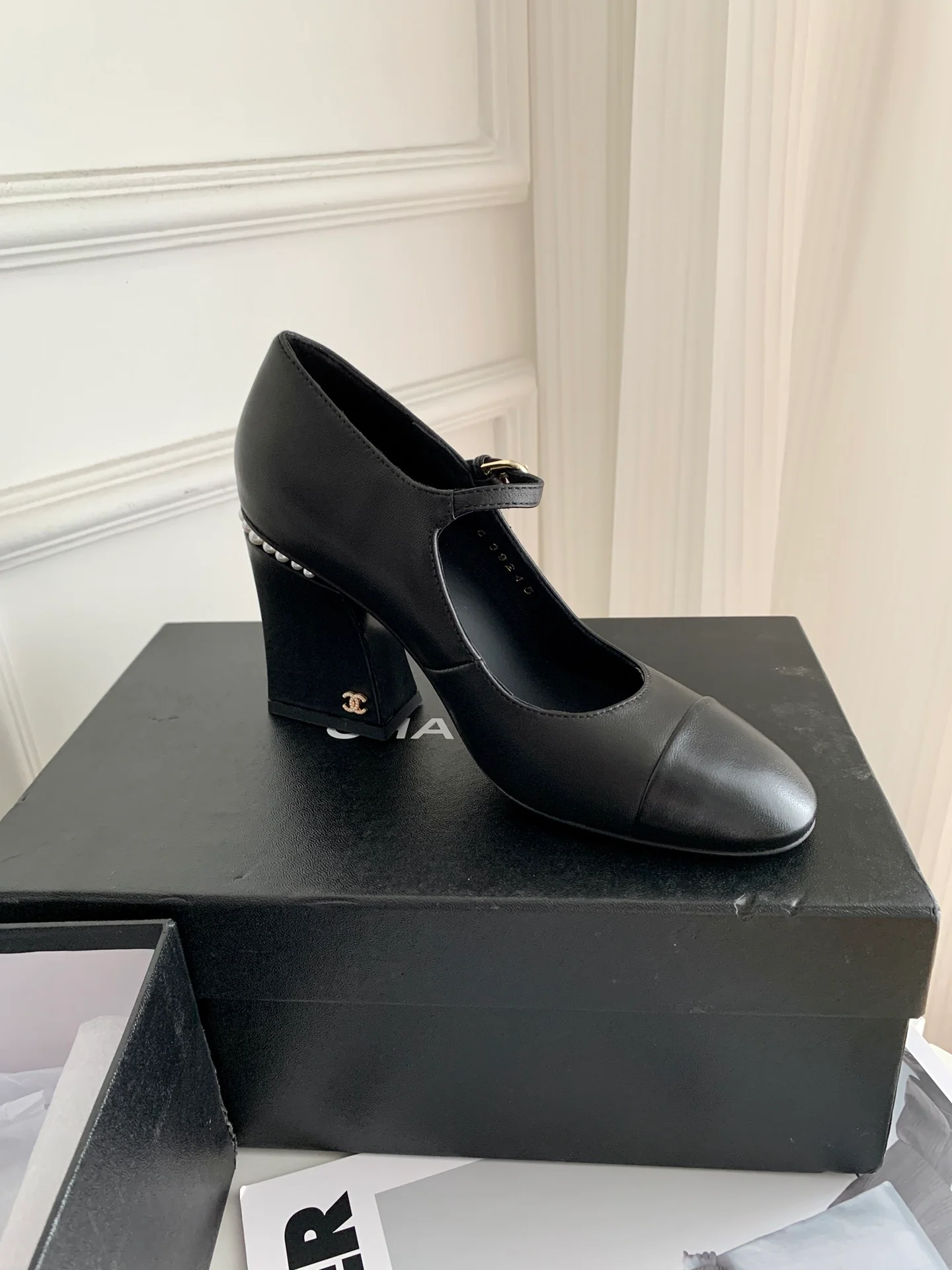 Туфли-лодочки Chanel Mary Jane с показа 2022 года - 9 см - черные