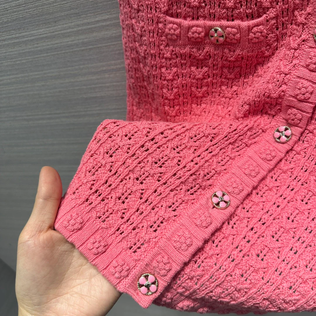 Chanel 2403 - Платье-жилет с ажурной фактурой и тиснением, розовое.