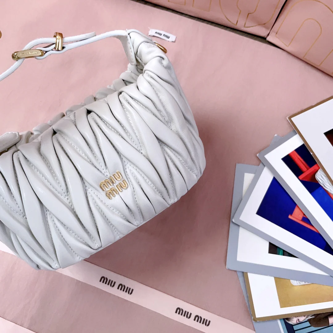 Сумка для ланча Miu Miu-5ne026-matelasse с вышивкой, мини, белая.