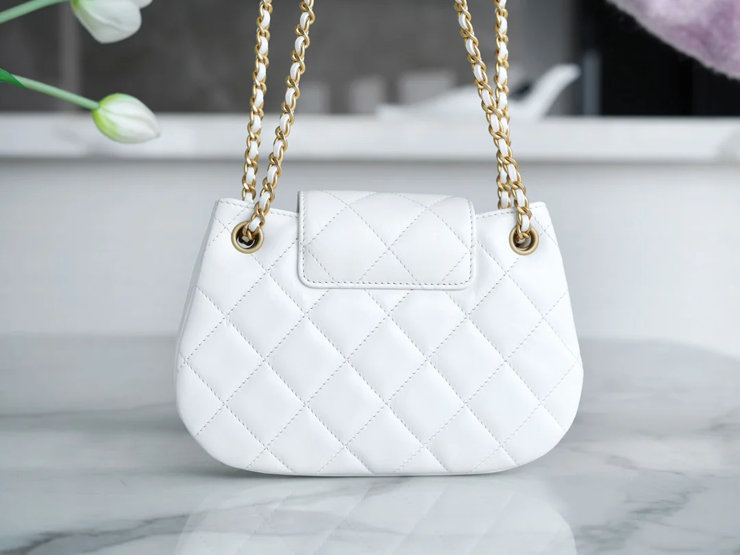 Chanel - Новая большая сумка-мессенджер Double C - Белая