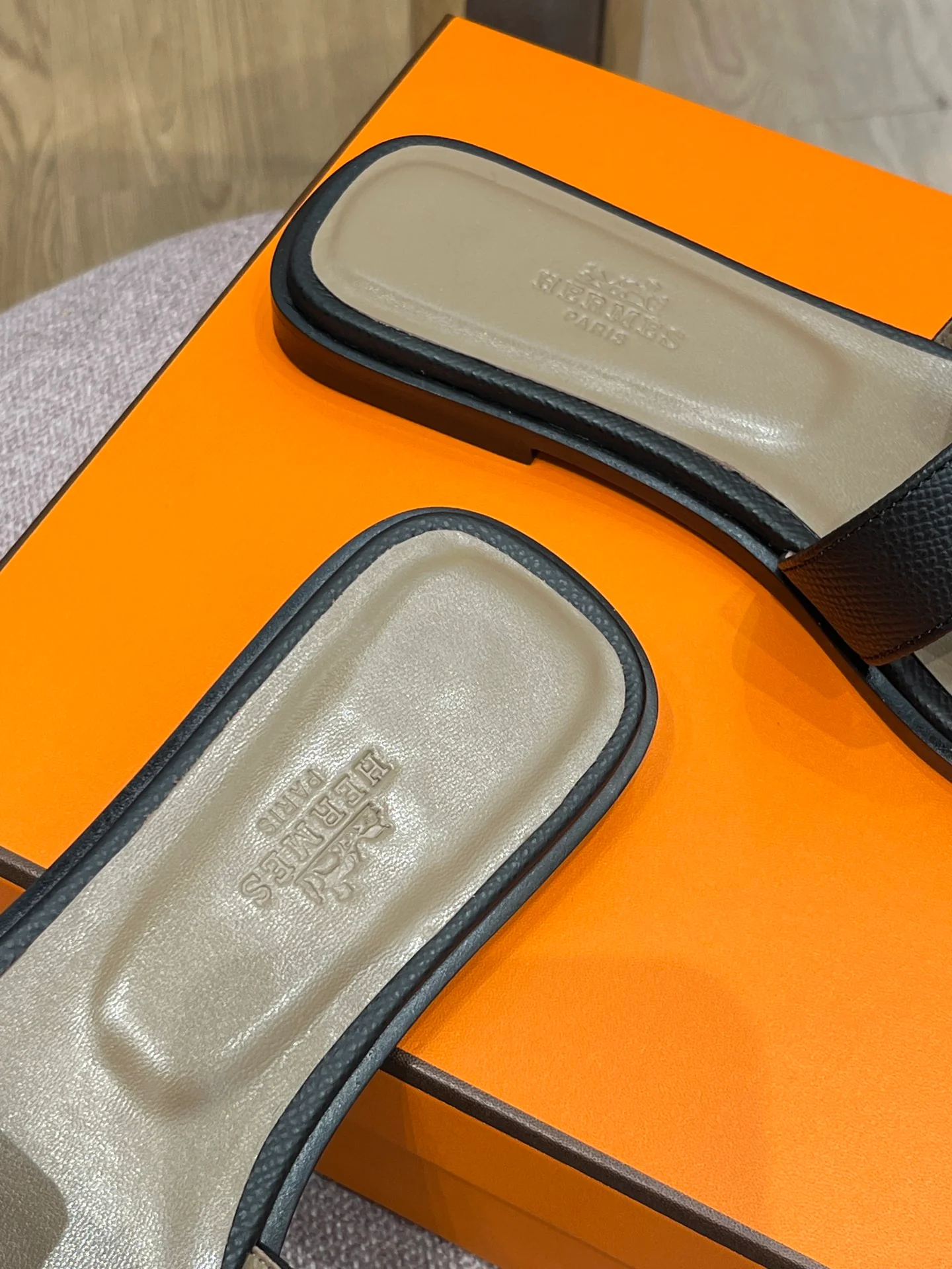 Тапочки Hermes-h на плоской подошве - серия с принтом пальмовых ветвей